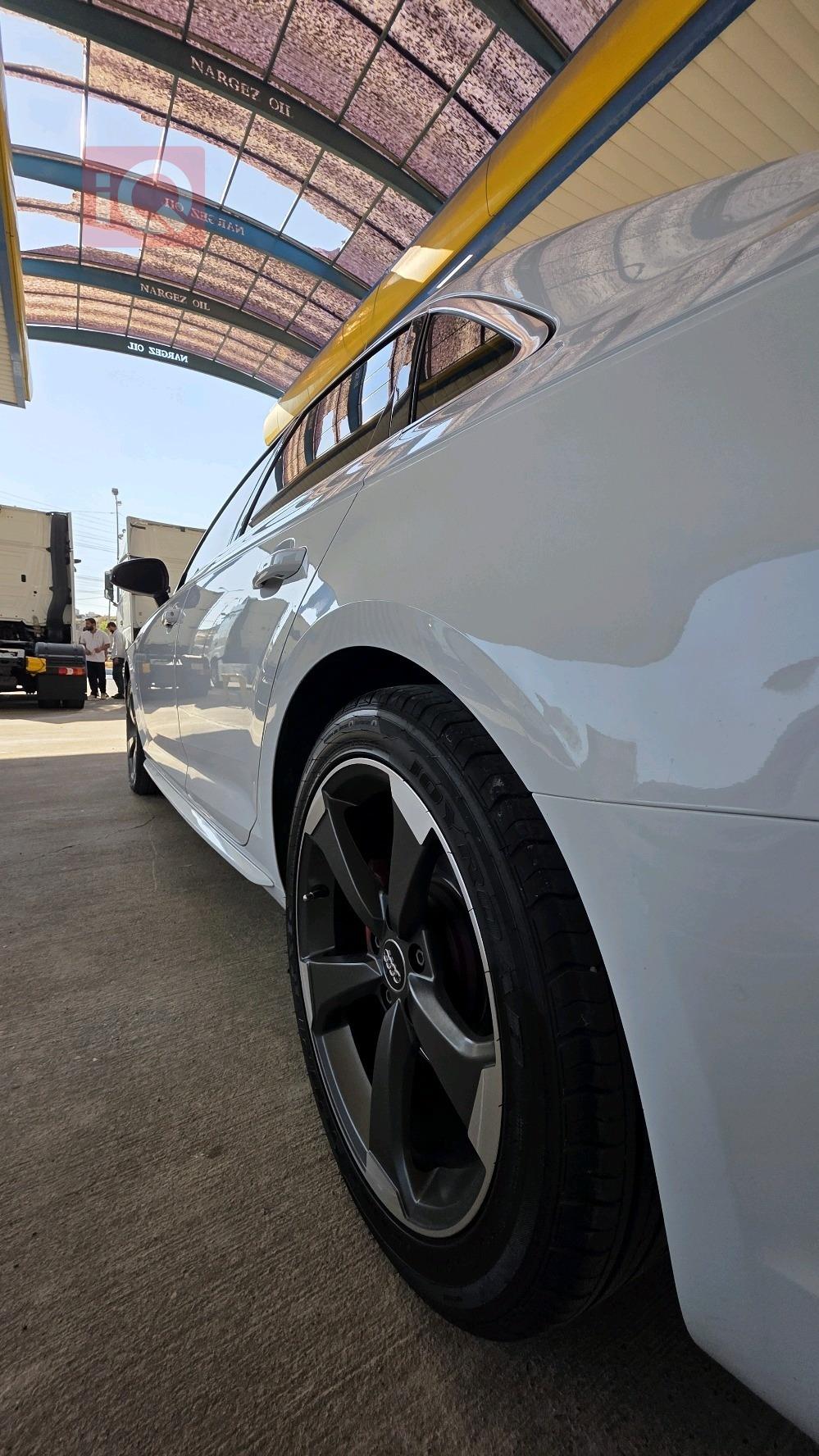 اودي A4